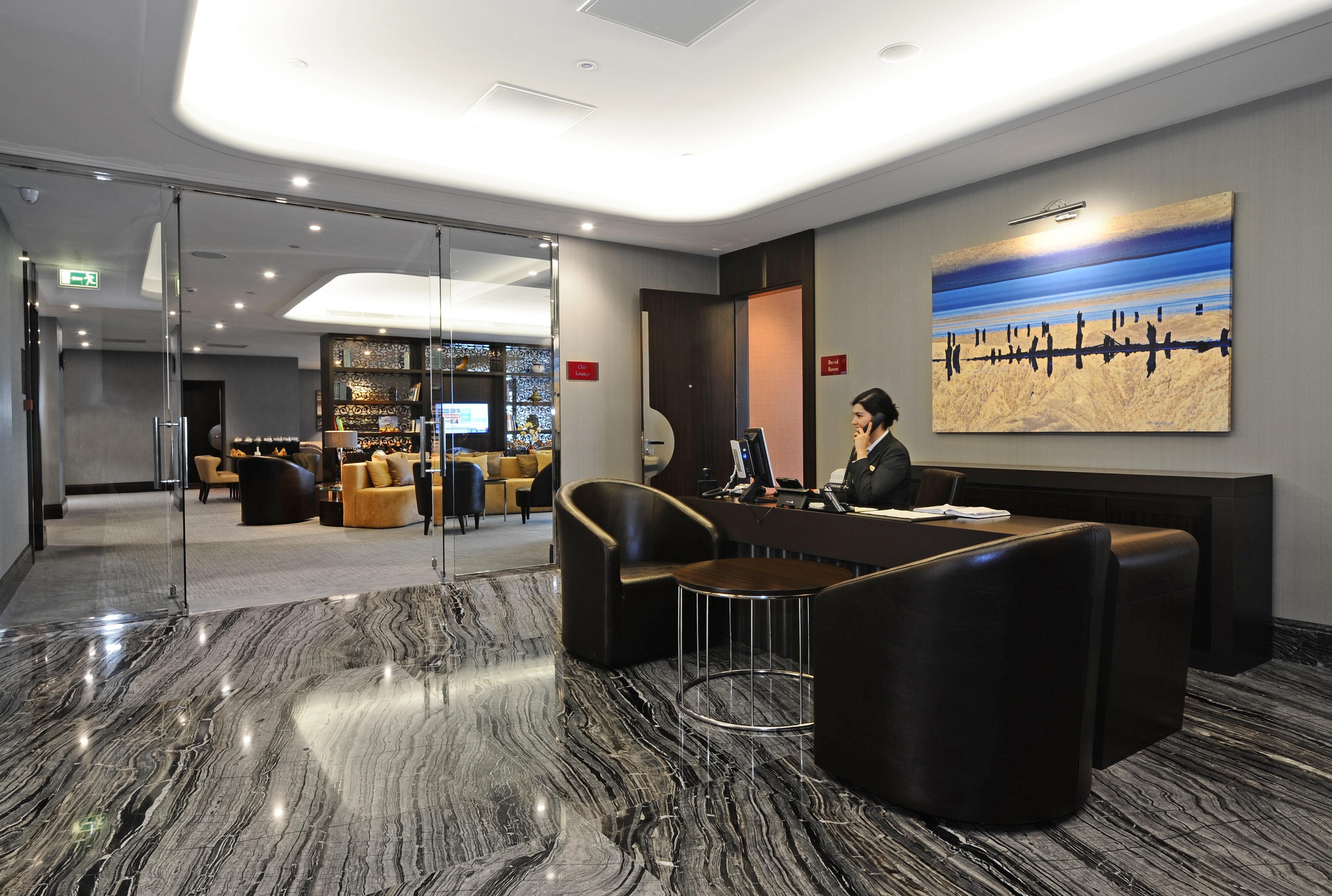คราวน์ พลาซา บูร์ซา คอนเวนชั่น เซ็นเตอร์ แอนด์ เทอร์มัล สปา Hotel ภายนอก รูปภาพ Concierge at the lobby
